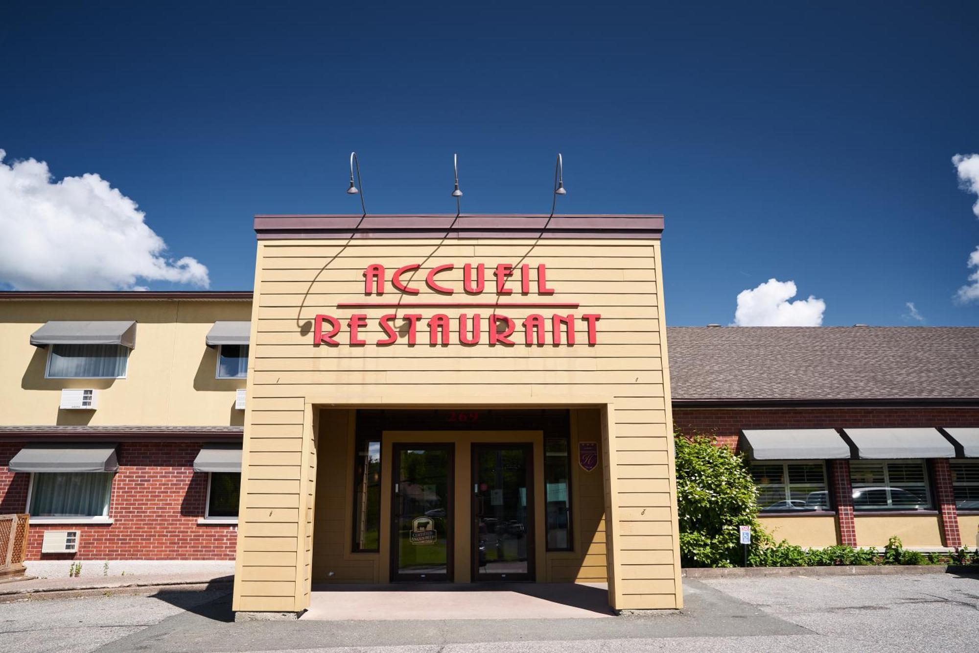 Hotel-Resto-Bar Le Journel Saint-Joseph-de-Beauce Buitenkant foto
